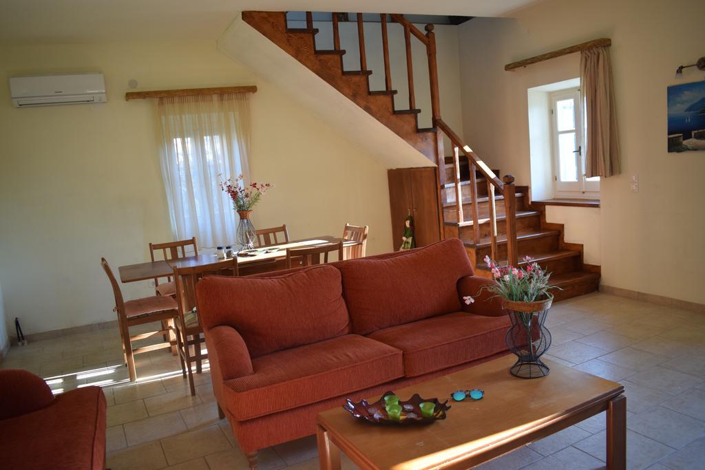 Olive Villas Anapaftíria Eksteriør bilde